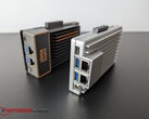 Les deux ZimaBoards, version 1 et 2 (Image source : Notebookcheck)