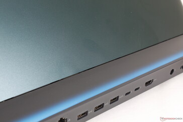 Le refroidissement arrière est responsable du poids très lourd et de la grande taille de l'Alienware 18