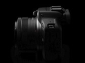 Le Canon EOS R100 vise le marché des appareils photo sans miroir ultra-budgétaires avec son ensemble de fonctionnalités limité et son matériel ancien. (Source de l'image : Canon)