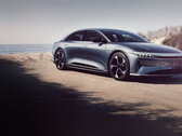 Le prix de la Lucid AIr Pure a suffisamment baissé pour rivaliser avec la Tesla Model S. (Image source : Lucid)