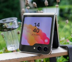 Le Galaxy Z Flip5 (Source : Notebookcheck)