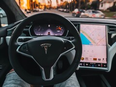 Après la mise à jour logicielle 2022.4, l&#039;Autopilot de Tesla sera plus agressif en matière de freinage par récupération (Image : Roberto Nickson)