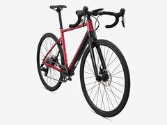 Le vélo de route électrique Van Rysel E-EDR AF pèse environ 14 kg (source : Decathlon)