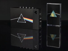 Le coffret collector « We Are Rewind x Pink Floyd » comprend un lecteur de cassettes en édition limitée et l'édition du 50e anniversaire de *The Dark Side of the Moon*.