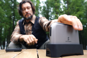 Le PocketCloud et sa station d'accueil modulaire. (Source : StationPC)