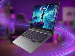 Le LOQ Essential 15IPH11 est équipé d'un clavier à rétroéclairage violet.