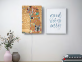 IKEA a lancé plusieurs nouveaux panneaux pour le cadre photo SYMFONISK avec haut-parleur Wi-Fi, dont L'arbre de vie de Gustav Klimt. (Image source : IKEA)