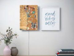 IKEA a lancé plusieurs nouveaux panneaux pour le cadre photo SYMFONISK avec haut-parleur Wi-Fi, dont L&#039;arbre de vie de Gustav Klimt. (Image source : IKEA)