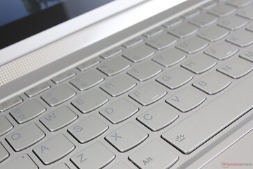 Nous aimerions que les touches ressemblent davantage à celles d'un clavier ThinkPad plutôt qu'à celles des claviers IdeaPad moins chers