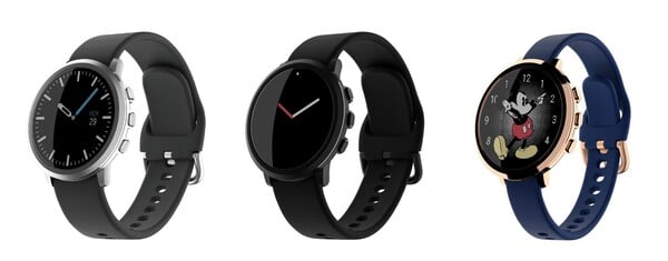 Pebble Round 2 en argent brossé, noir mat et or rose poli. (Source : Repebble)