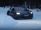 Une nouvelle vidéo montre la variante break de la Porsche Taycan 2024 facelifted (Image : CarSpyMedia)
