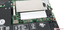 Lenovo ThinkBook 14 - SSD M.2 à l'intérieur du châssis.