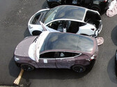 La nouvelle peinture Deep Crimson Model Y passe à la validation (image : Tobias Lindh)