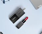 Le dernier chargeur d'ordinateur portable de Lenovo mise sur un facteur de forme compact. (Image source : Lenovo)