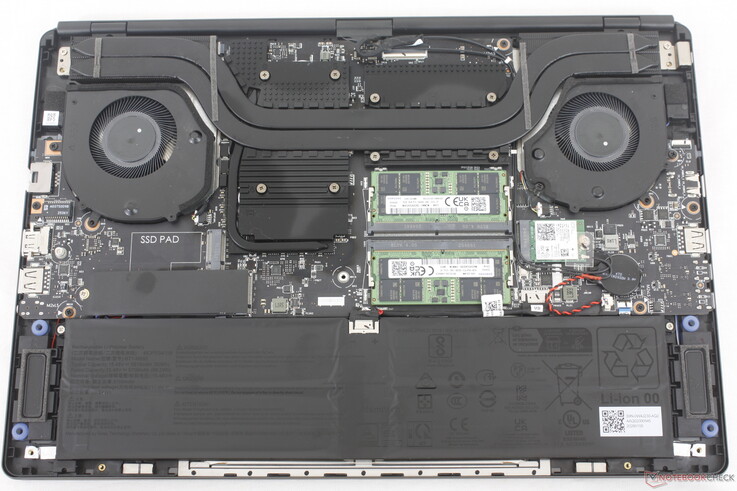 Le Stealth 16 2026 prend en charge jusqu’à deux SSD NVMe 2280 PCIe4 x4 et deux modules DDR5 SODIMM