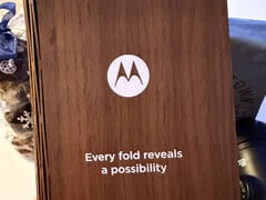 Motorola semble avoir un nouveau pli qui attend dans les coulisses. (Source de l'image : Alex Maxham)