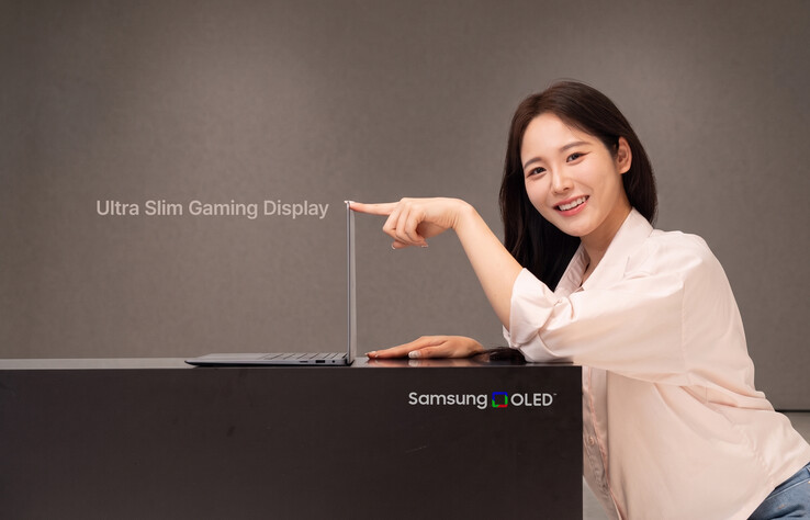 La vitre OLED ultra-mince pour ordinateur portable est encore en cours de développement.