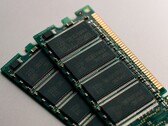 Les prix de la mémoire vive DDR4 et des autres types de mémoire pourraient baisser beaucoup plus rapidement que prévu (Image : Harrison Broadbent)