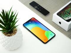 BOE est l'un des principaux fournisseurs d'écrans pour l'iPhone. (Source de l'image : Unsplash, édité)