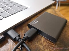 Le minuscule SSD externe PNY USB-C de 500 Go, pesant seulement 36 grammes, est désormais disponible à la vente pour 75 dollars américains