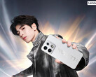 Le téléphone de jeu 2026 Legion Y70 sera équipé d'un Snapdragon 8 Gen 5 non Elite. Photo : une photo promotionnelle du smartphone en blanc.