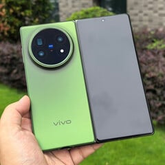Le Vivo X Fold5 dans l&#039;une de ses trois couleurs de lancement. (Source de l&#039;image : via Shido Tatushiko)