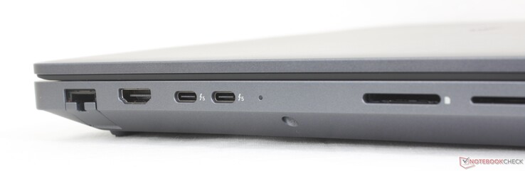 Gauche : RJ-45 (2,5 Gbps), HDMI 2.1, 2x USB-C Thunderbolt 5 (80 Gbps) avec DisplayPort 1.4 + Power Delivery, lecteur de carte SD, lecteur de carte à puce (en option)