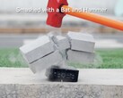 Vous avez déjà eu envie d'écraser votre mini-PC avec un marteau ? Geekom l'a sûrement fait. (Source de l'image : Geekom via X)