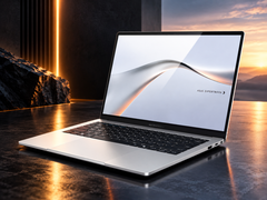 L’Asus ExpertBook A7 est doté d’un écran OLED de 14 pouces à 120 Hz