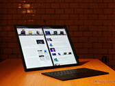 Le nouveau ThinkPad X1 Fold reste cher mais avec un matériel radicalement amélioré par rapport à son prédécesseur. (Image source : NotebookCheck)