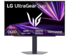 Le LG UltraGear 27GX704A (photo) est doté d'un écran OLED brillant. (Source de l'image : LG Japan)