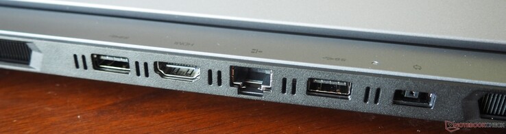 Arrière : USB-A 3.2 Gen 1, HDMI 2.1, RJ45 Ethernet, USB-A 3.2 Gen 1, alimentation