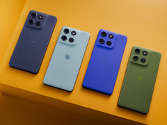 Motorola décrit les couleurs de lancement du Moto G56 comme Black Oyster, Grey Mist, Dazzling Blue et Dill, toutes avec la marque Pantone. (Source de l'image : Motorola)