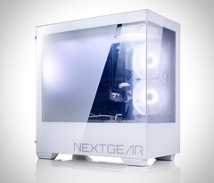 Le dernier boîtier de Nextgear devient transparent en appuyant sur un bouton. (Source de l'image : Nextgear / Mouse Computer)