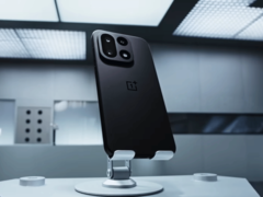 Le OnePlus 15.