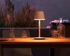 La lampe de table portable Philips Hue Go offre une luminosité allant jusqu'à 370 lumens. (Image source : Signify )