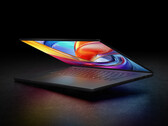 Asus a intégré un pavé tactile haptique et un clavier offrant une course des touches de 1,7 mm.