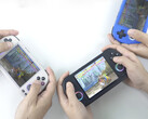 La RG40XX H ressemble à première vue à la récente RG Cube. (Source de l'image : Anbernic)