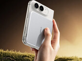 Le PicoGo Air AM72 est affiché à 79,99 $. Sur la photo : une image promotionnelle retouchée de la batterie externe.