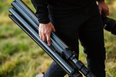 Deux MagStands peuvent être attachés l'un à l'autre pour faciliter le transport