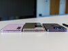 Comparaison (de gauche à droite) : Samsung Galaxy S23, Magic V2, iPhone 14 Pro (Photo : Daniel Schmidt)