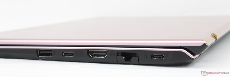 Droite : USB-A 3.0, 2x USB-C w/ Thunderbolt 4 + DisplayPort + Power Delivery, HDMI, Gigabit RJ-45