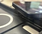 les coins de l'iPhone 17 Pro endommagés à l'intérieur d'une coque pelican. (Source de l'image : u/holden_downunder98 sur Reddit)