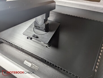 S'enclenche, aucune vis n'est nécessaire