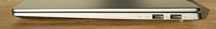 A droite : 2x USB-A 3.2 Gen.1 (5 Gbit/s)