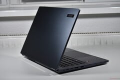 La réponse d&#039;Acer aux ordinateurs portables professionnels de Dell, Lenovo et HP : TravelMate P4. (Source de l&#039;image : Benjamin Herzig/Notebookcheck)