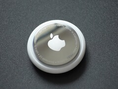 Des policiers canadiens ont découvert des AirTags cachés sur des voitures volées, ce qui indique qu'ils ont été utilisés pour localiser les véhicules coûteux (Image : Daniel Romero)