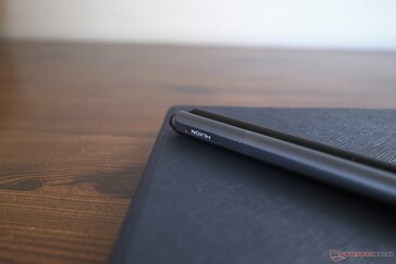 Le stylet du Note E offre une prise en main légèrement plus agréable que celui de l'Ink.