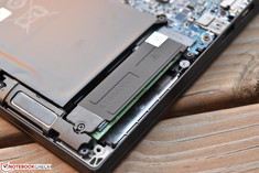 Le SSD NVMe interne, avec son dissipateur de chaleur.