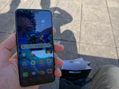 Honor 10 à l'extérieur (à l'ombre).